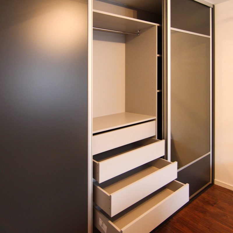 Installation d’armoire Installation d'armoire